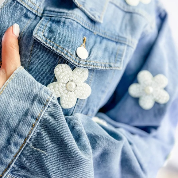 VICI Gracie Embellished Floral Pearl
Pocketed Denim Jacket - Small - Picture 2 of 8
